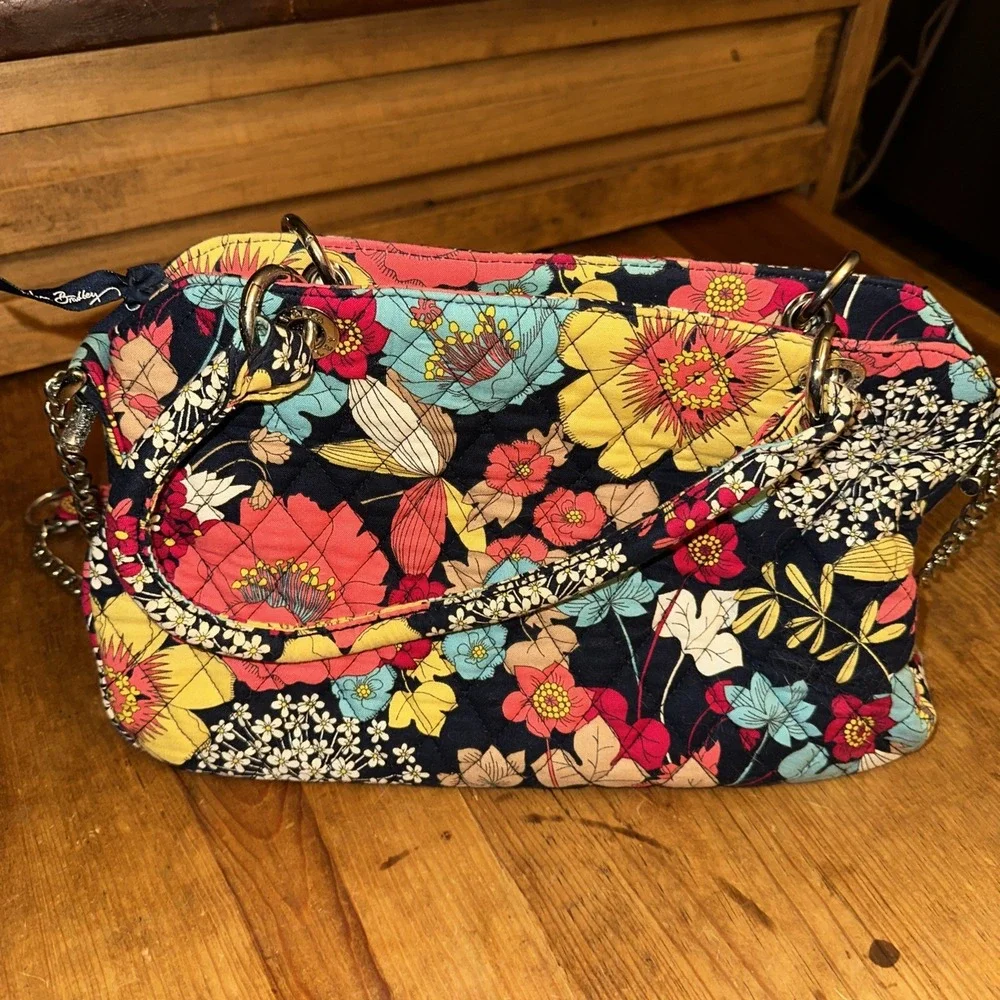 VERA BRADLEY RETIRED HAPPY SNAILS SHOULDER BAG TOTE FLOWERS GARDEN PURSE
